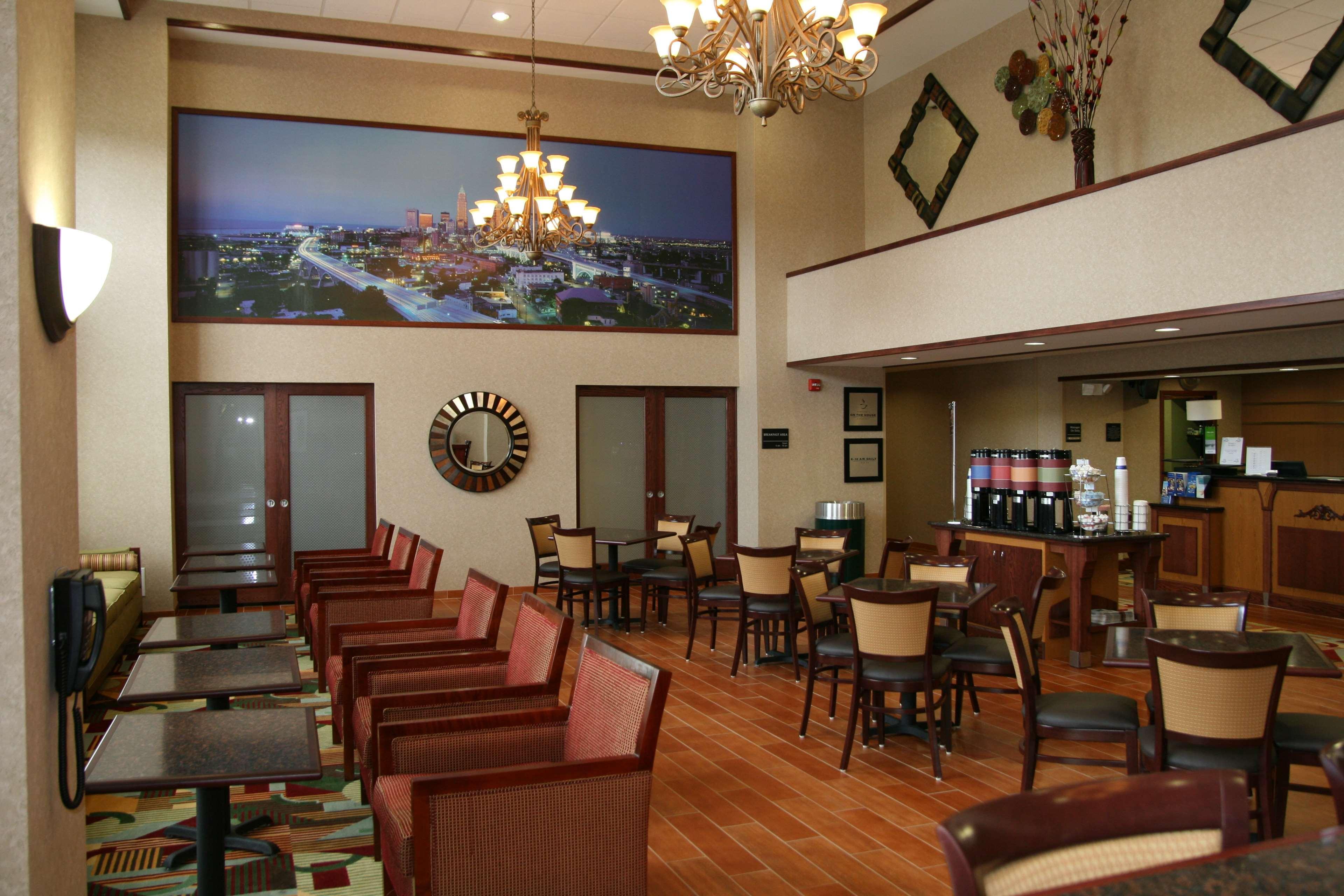 Hampton Inn & Suites Cleveland-Mentor Restaurante foto