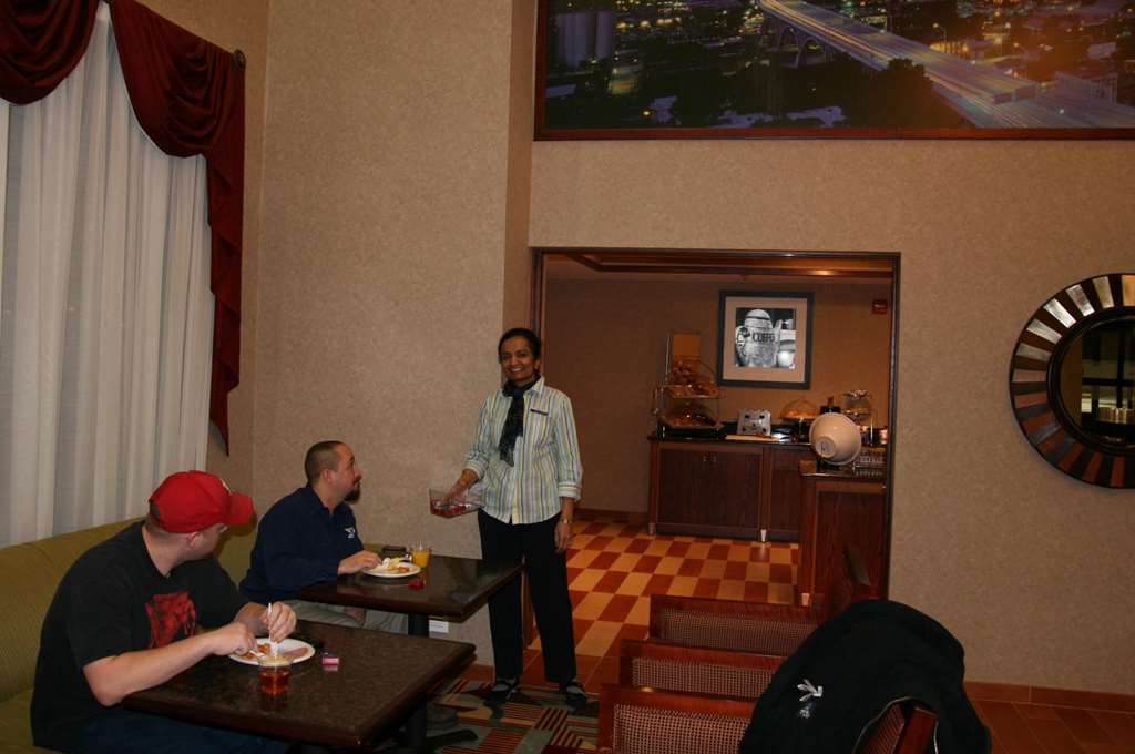 Hampton Inn & Suites Cleveland-Mentor Restaurante foto